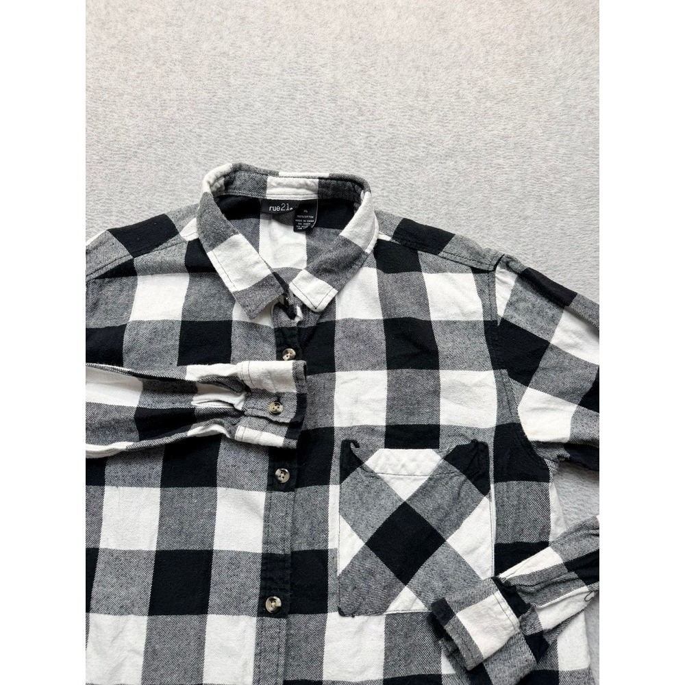 Rue21 Womens XL Black White Buffalo Plaid Flannel Button Down Shirt Long Sleeve